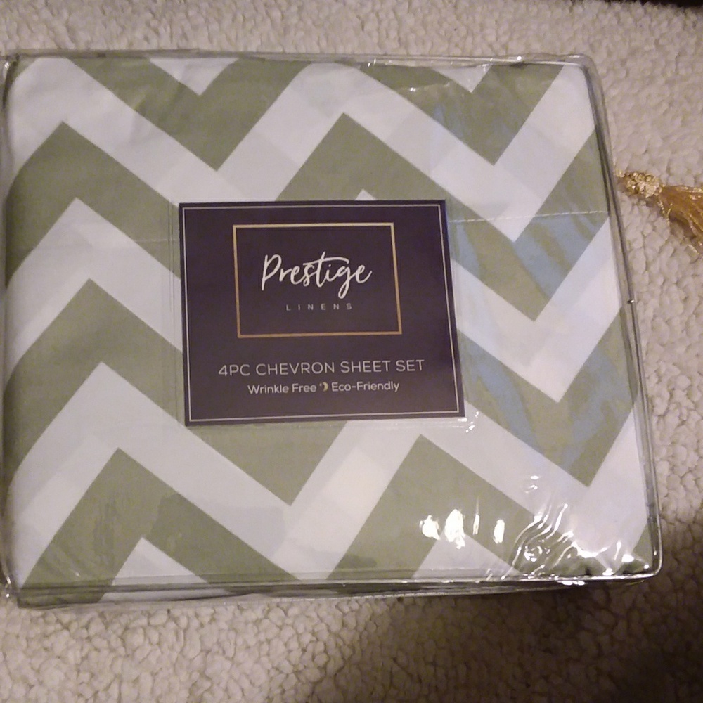 Prestige Linens 4 PC. Chevron Sheet Set Ki…